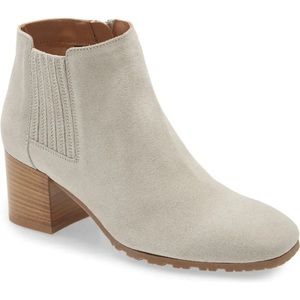 Aquatalia Romana Suede Bootie, Cream, size 8